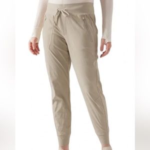 Athleta trekki pant